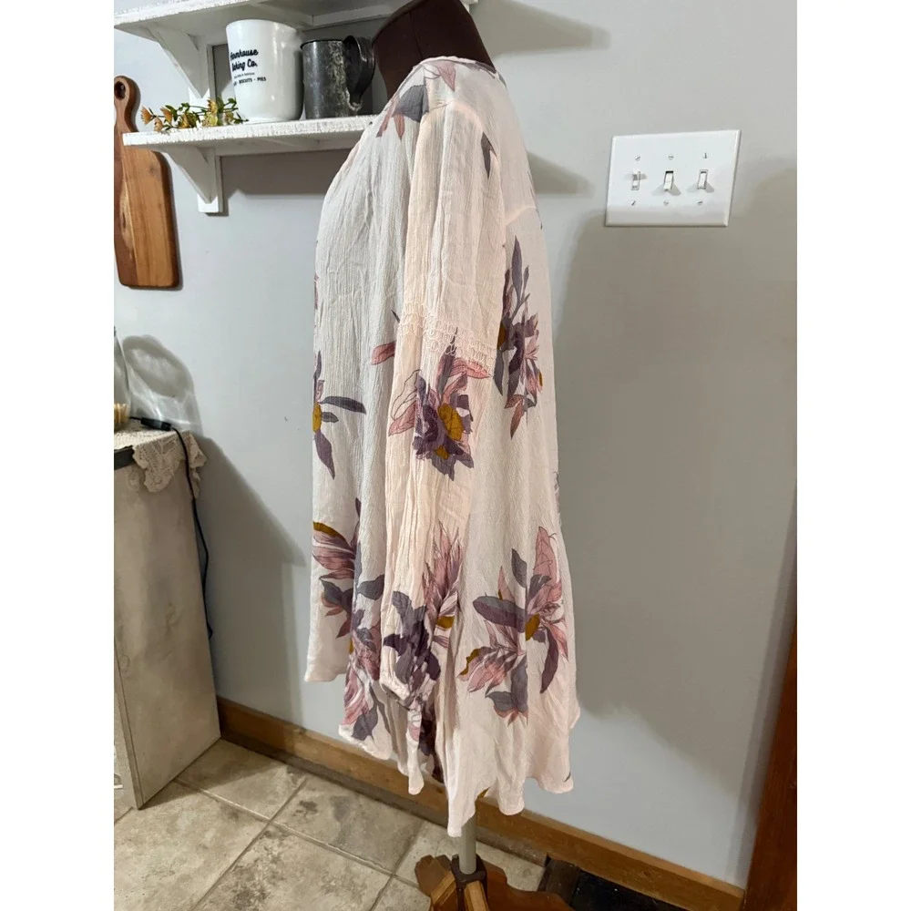 Free People Tunic women's S Pink Floral Boho Gauze Keyhole Lace Peasant Top
